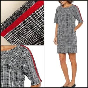 NWT Vivi by Violet Weekend plaid textured pocket shift dress